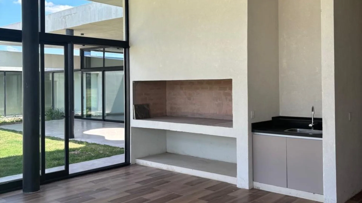 Casa de 6 ambientes en venta en Ezeiza, Av Pereda 0 0, foto 2