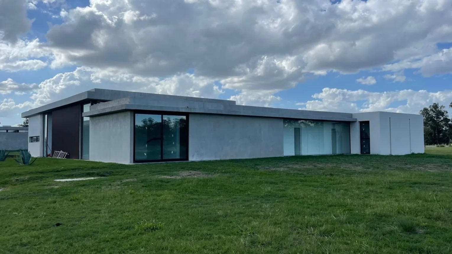 Casa de 6 ambientes en venta en Ezeiza, Av Pereda 0 0