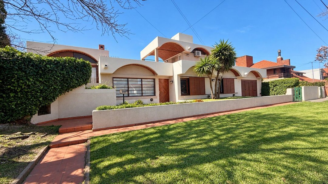 VENTA CASA 6 AMBIENTES CAISAMAR