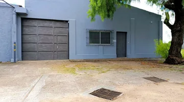 Alquiler galpón en Pando con 800m² de construcción