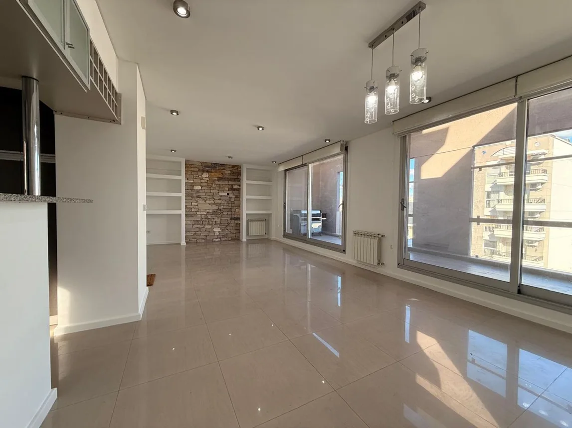 Piso de 4 ambientes en venta en Lanús Oeste, Carlos Gardel 0