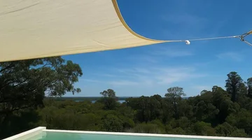 VENTA CASA CON GRAN TERRENO EN LAS CUMBRES