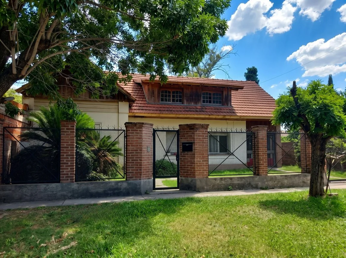 Casa en venta en Longchamps, Langenheim 300
