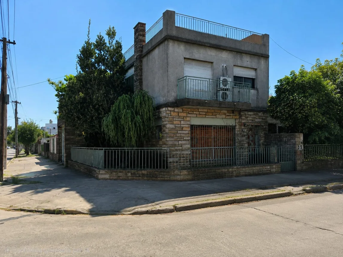 Casa en venta en Caseros, foto 2