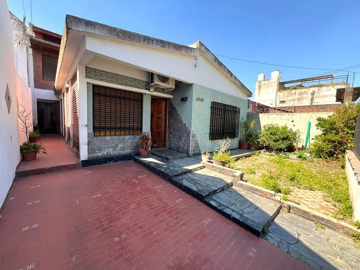 Casa en venta en Villa Maipú, Berutti 2000