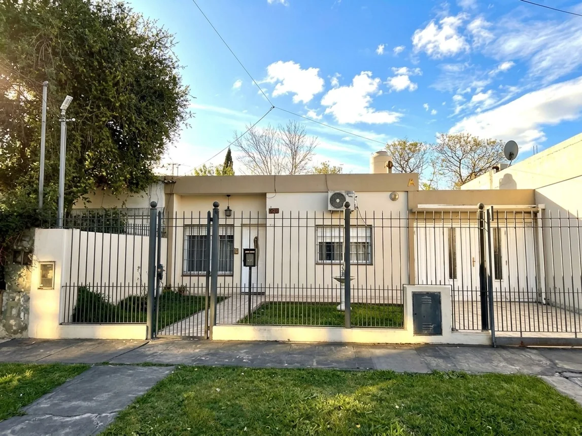 Casa de 3 ambientes en venta en Rafael Calzada, Dardo Rocha 3500, foto 2