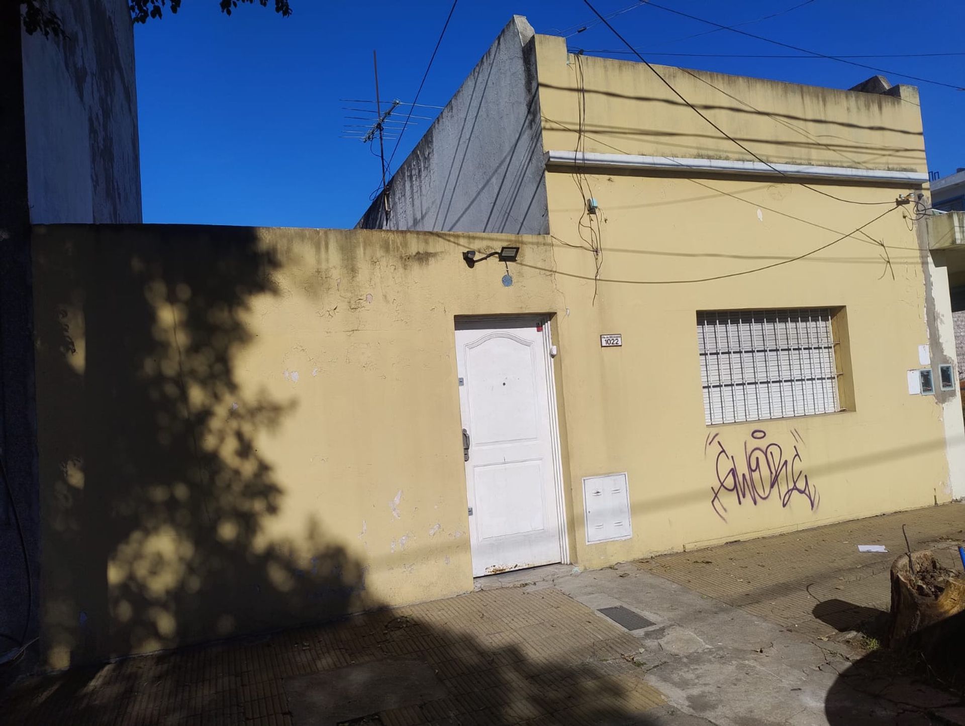 VENTA CASA 3 AMBIENTES CON PATIO HAEDO - foto 1