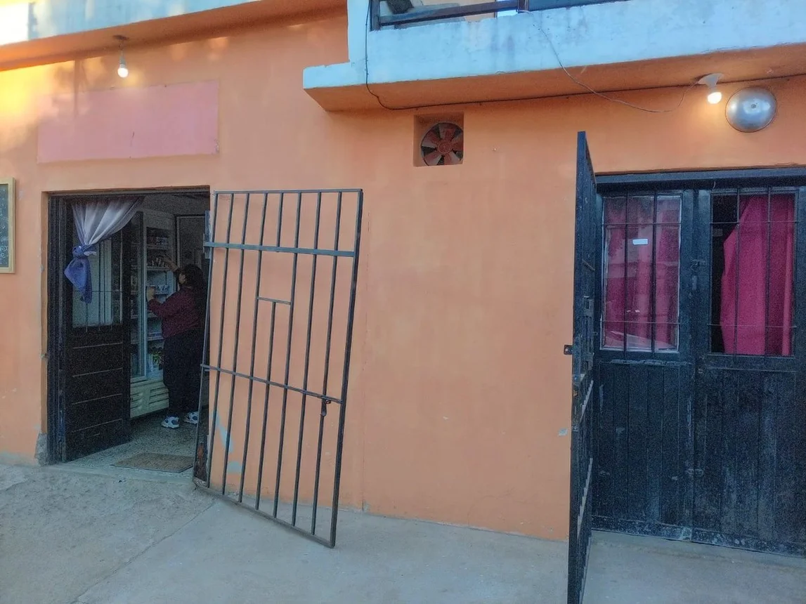 Se vende 3 locales + departamento de 2 dormitorios, foto 3