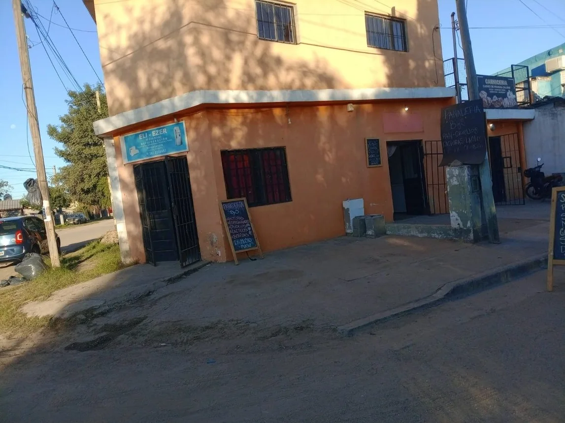 Se vende 3 locales + departamento de 2 dormitorios, foto 4