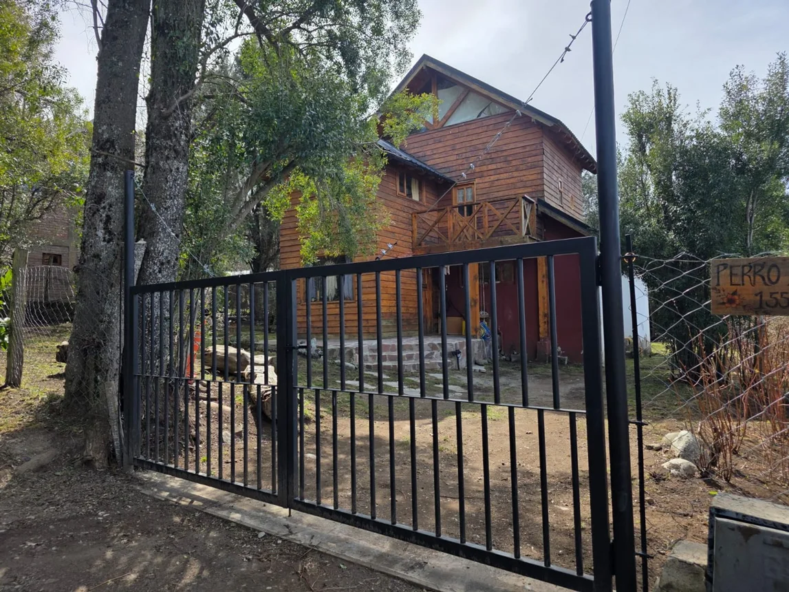 Casa de 7 ambientes en venta en San Carlos de Bariloche, Perro Negro 15600, foto 2