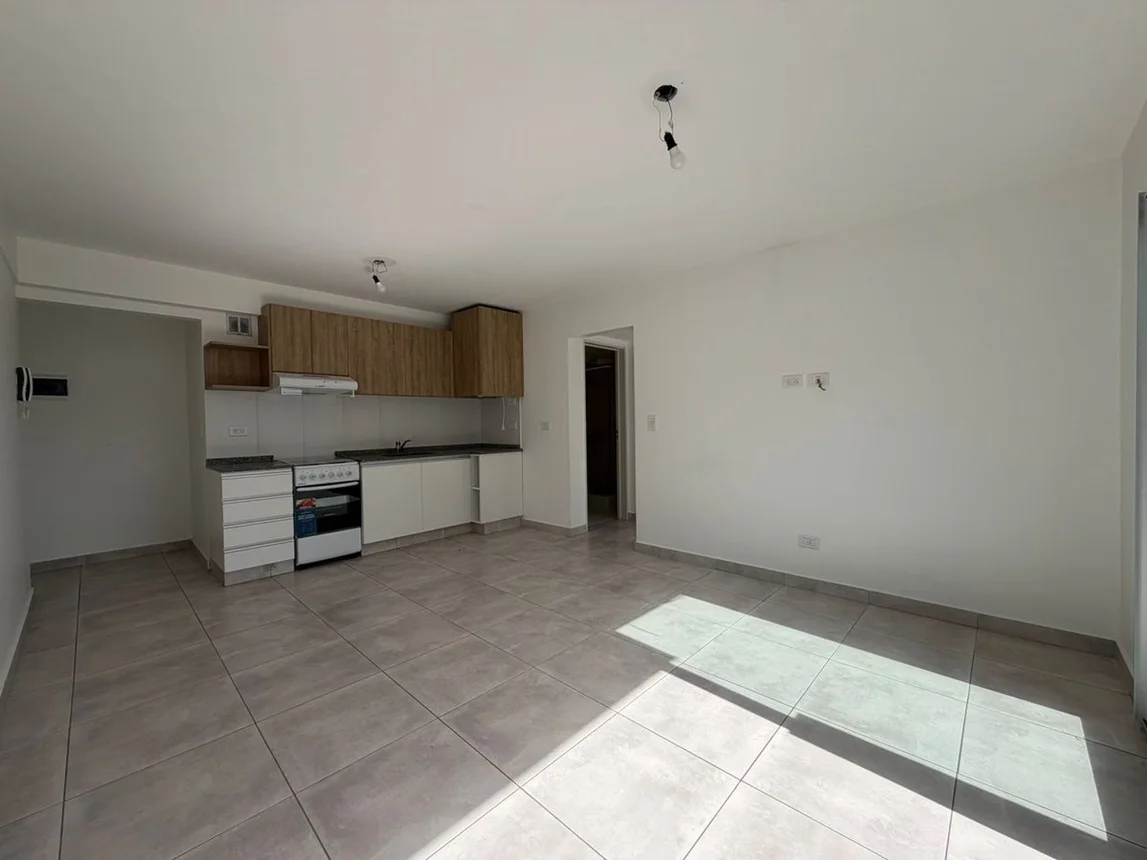 Departamento de 2 ambientes en alquiler en Morón, Río Piedras 300