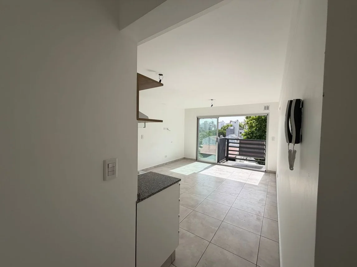 Departamento de 2 ambientes en alquiler en Morón, Río Piedras 300, foto 2