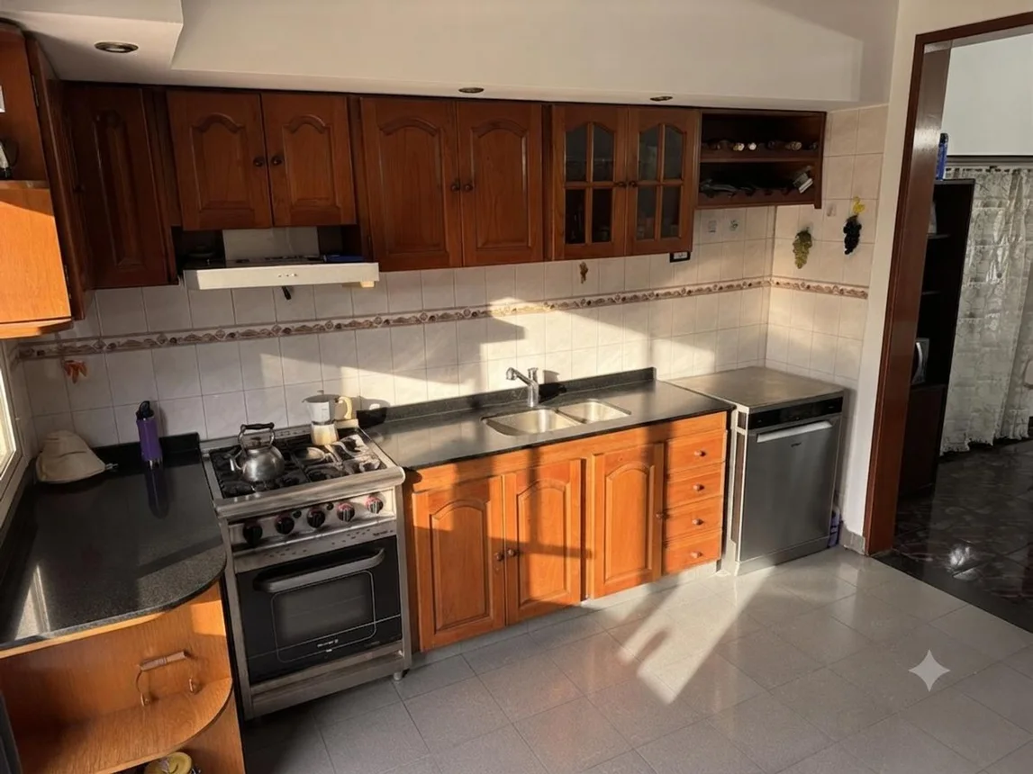 Casa dúplex en venta en Banfield, foto 2