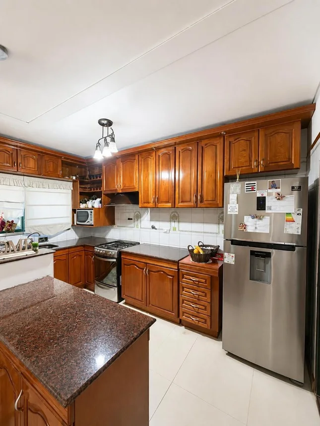 Casa en venta en Caseros, foto 2