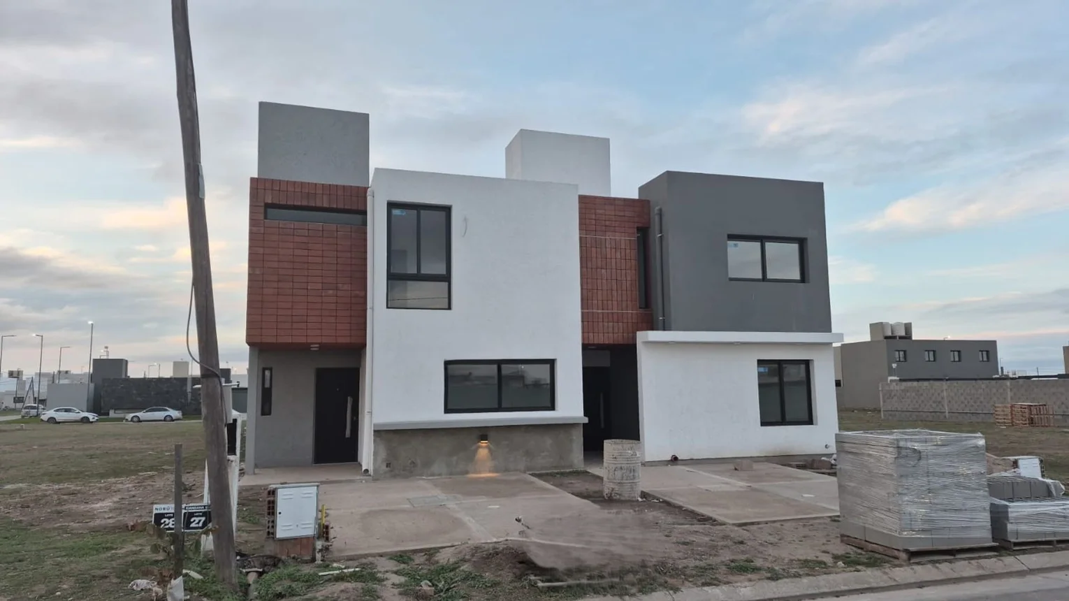 Venta casa duplex 3 dormitorios docta nobu, foto 1