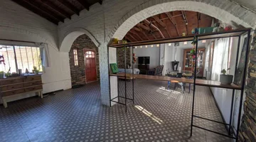 VENTA CASA 6 AMB EN PILAR OPORTUNIDAD