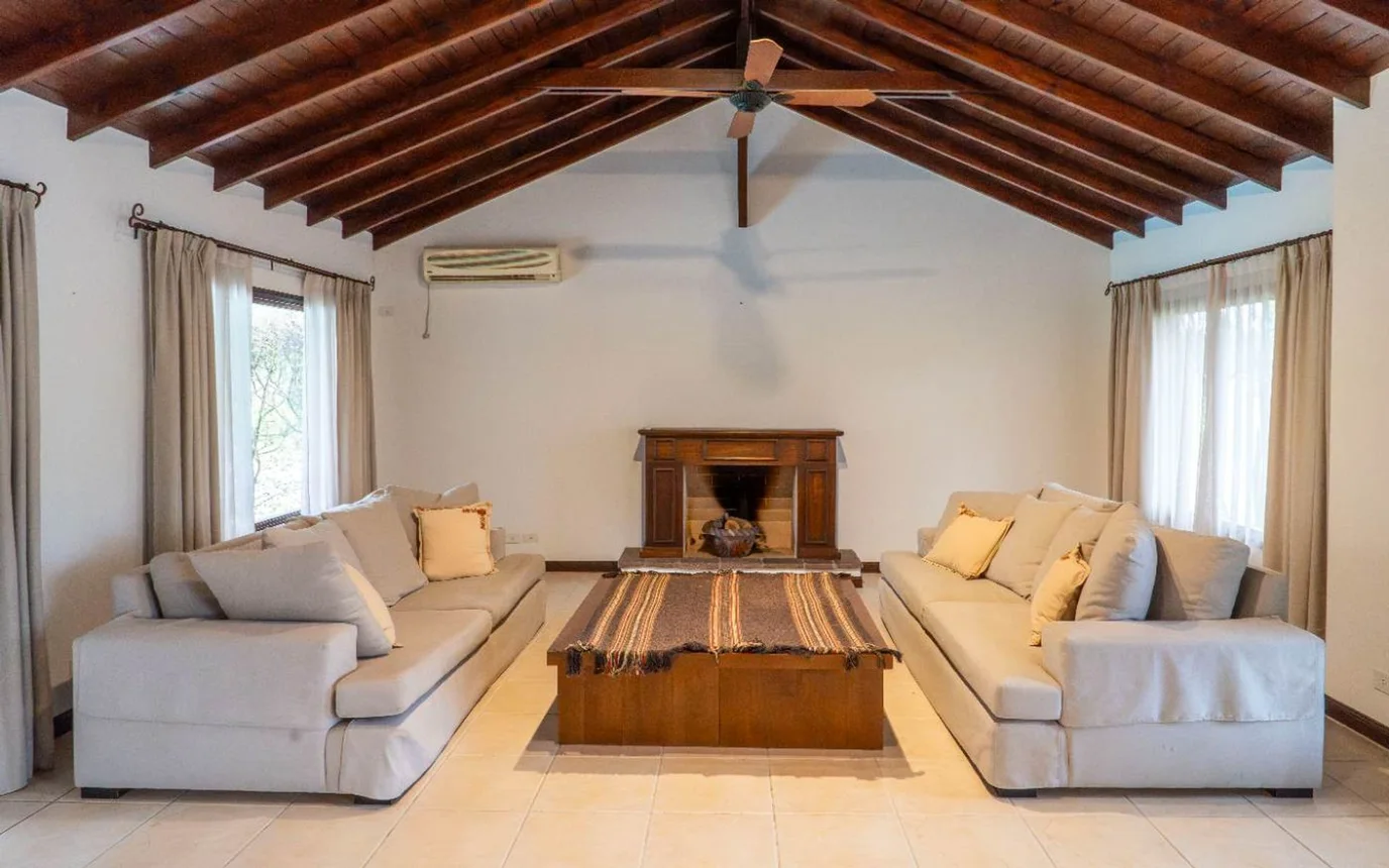 Casa en venta en Pilar, foto 2