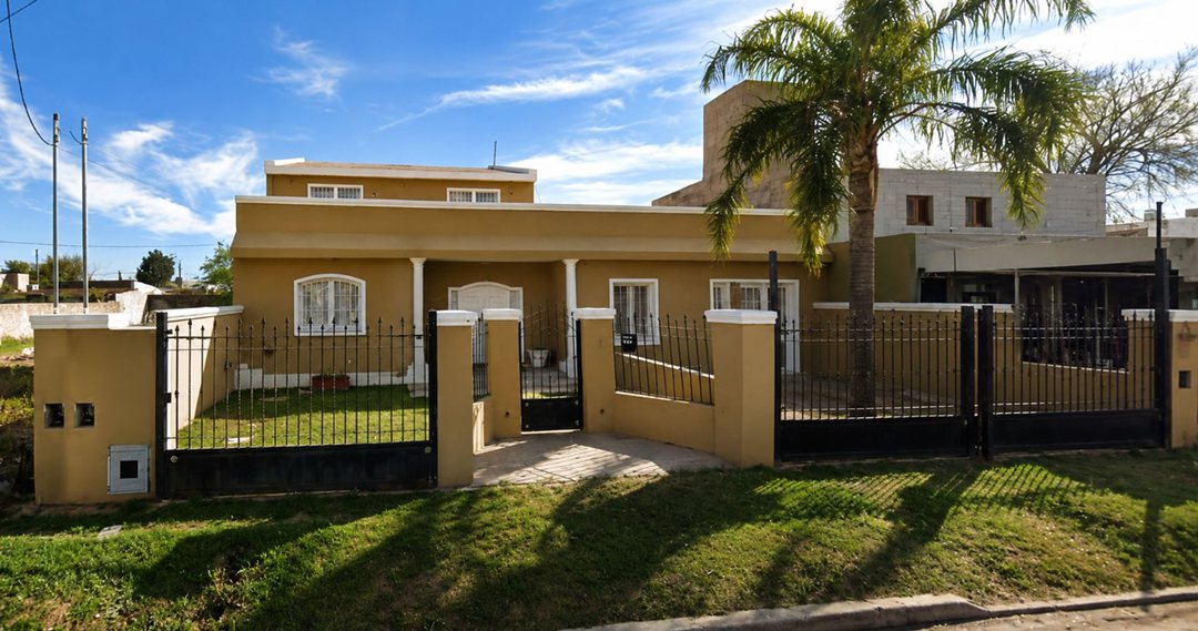 Venta de casa con departamento Arguello Córdoba