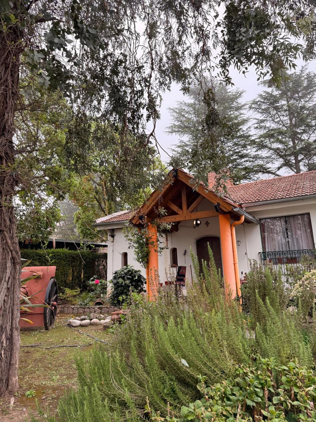 Hermosa propiedad en El Rodeo con amplio terreno
