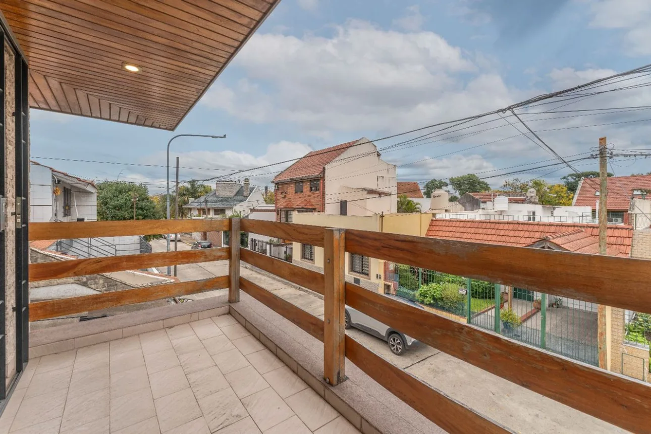 Casa de 5 ambientes en venta en Versalles, Pasaje de la Economia 6100