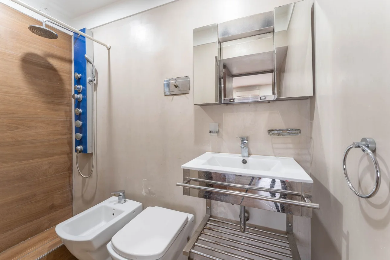Casa de 5 ambientes en venta en Versalles, Pasaje de la Economia 6100, foto 3
