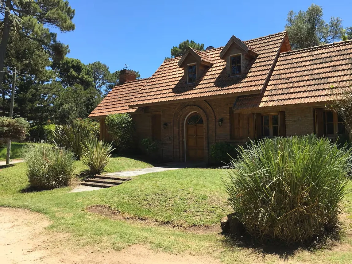 Casa en venta en pinamar zona iglesia, foto 3