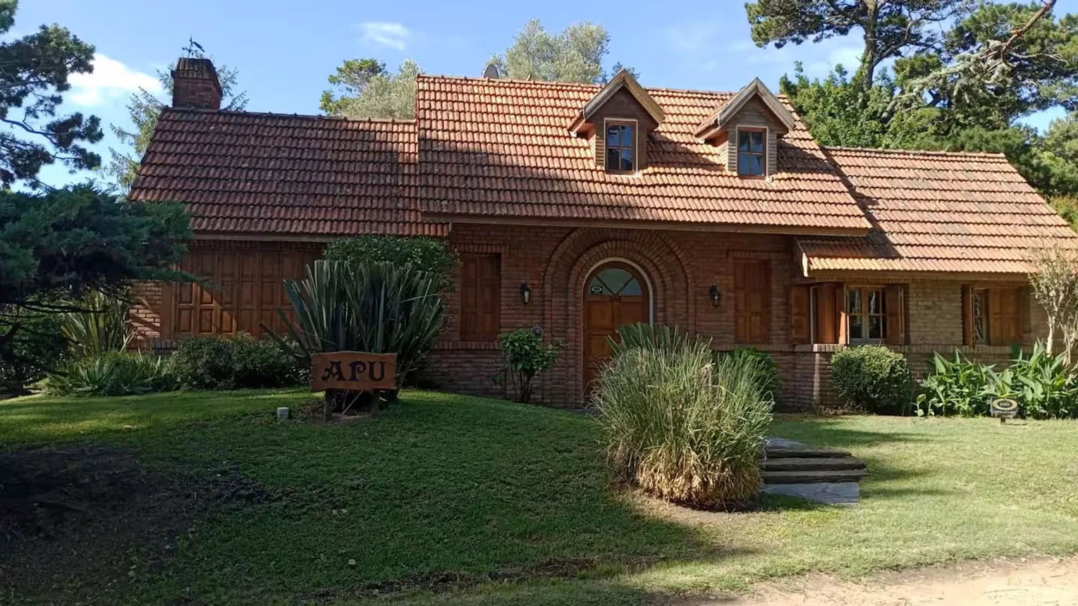 Casa en venta en pinamar zona iglesia, foto 1
