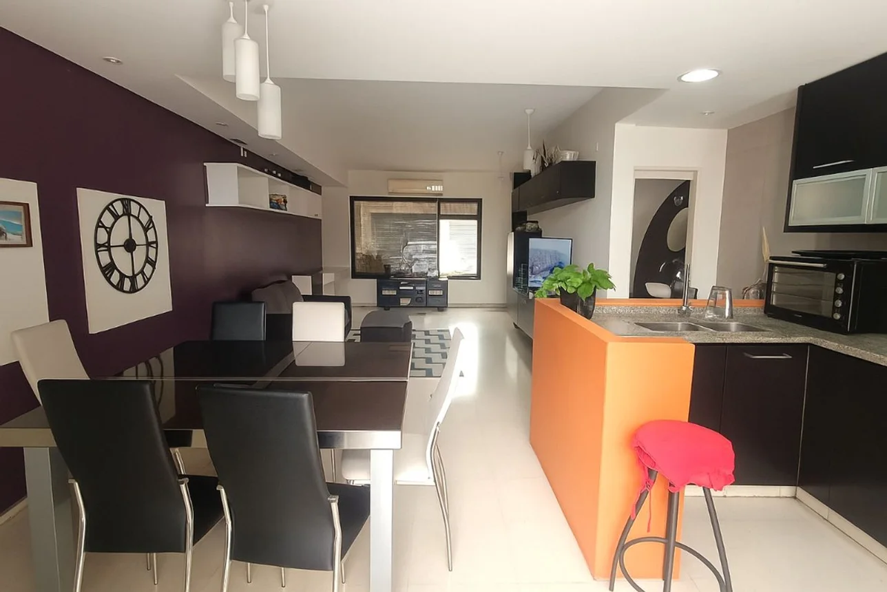 Casa dúplex de 3 ambientes en venta en Morón, Anunciación 2400