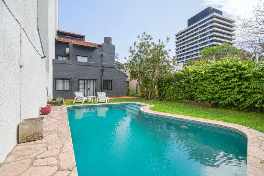 Venta casa con quincho y pileta La Lucila