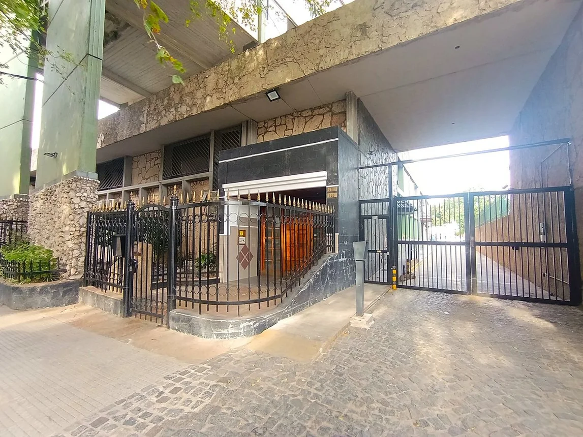 Departamento de 3 ambientes en venta en Liniers, Madero 100