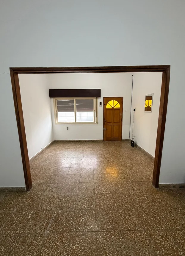 Casa dúplex de 8 ambientes en venta en Temperley, General José María Paz 1100, foto 2