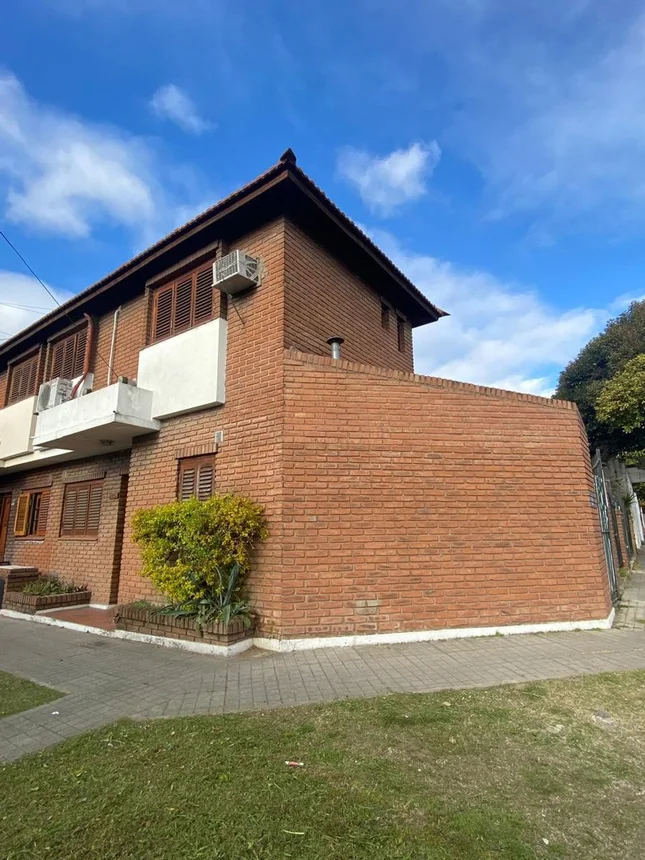 Casa dúplex de 3 ambientes en venta en Ezpeleta Este, Pringles 4700, foto 2