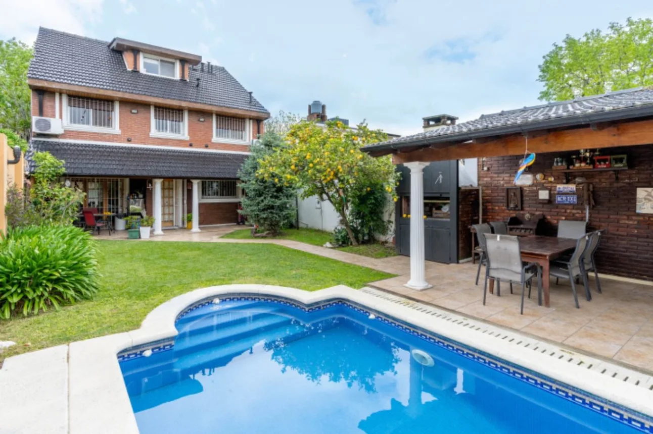 Casa de 6 ambientes en venta en Olivos, Pedro Goyena 2600