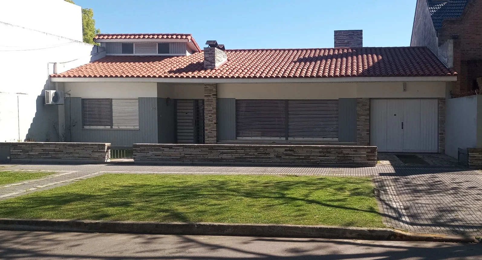 Casa de 4 ambientes en venta en Bernal Este, Dorrego 100