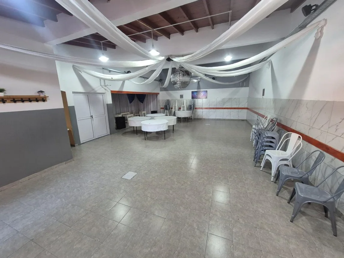 Salon d eventos + casa c pileta venta en temperley, foto 1