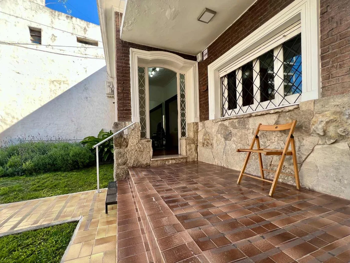 Casa 2 dorm reciclada con patio en zona parque, foto 2