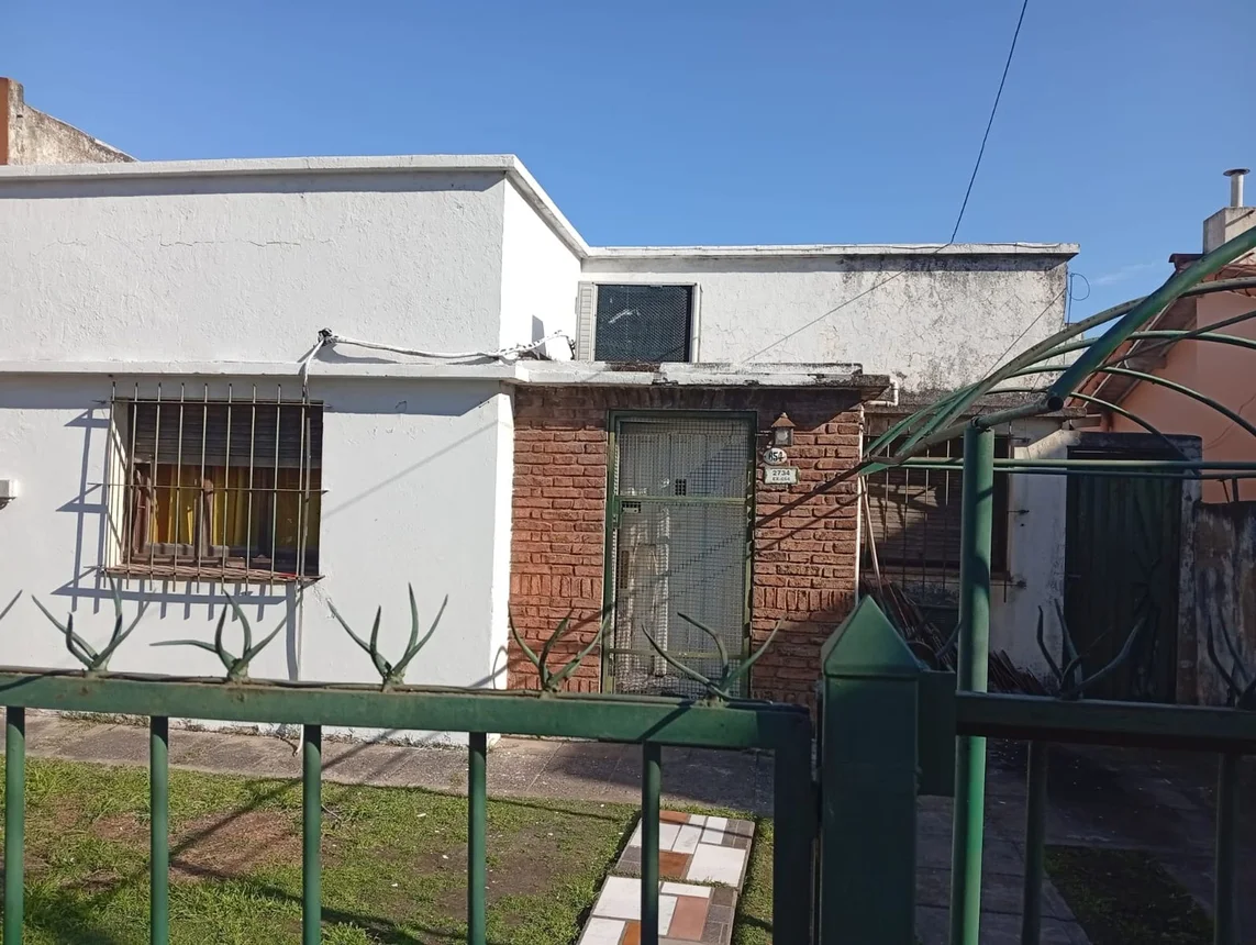 Casa de 3 ambientes en venta en Moreno, Independencia 2700