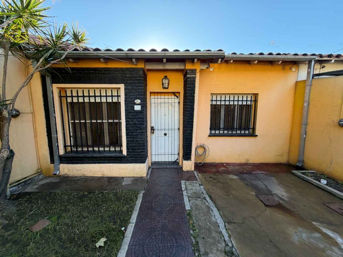 CASA 3 AMBIENTES CON PATIO - VILLA BALLESTER