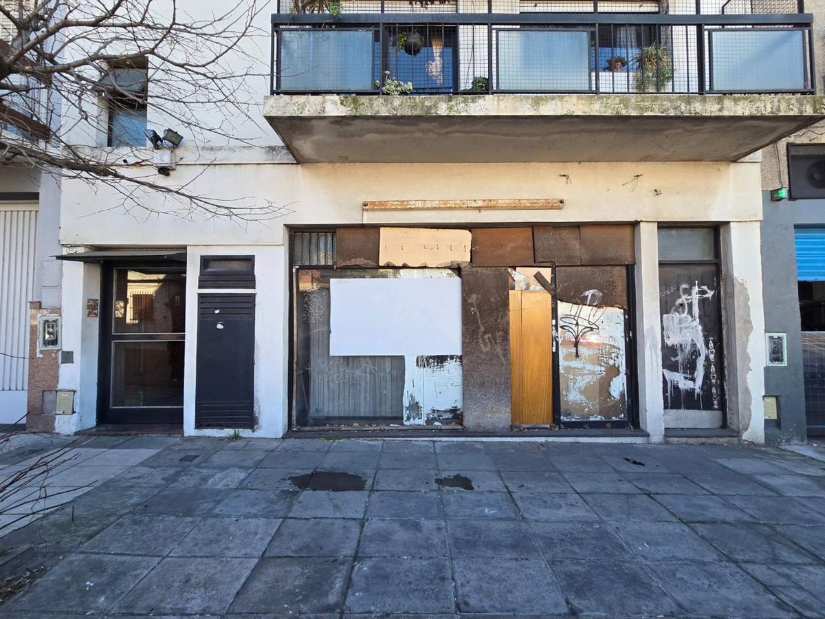 LOCAL, DEPTO 2AMB CON PATIO Y DEPOSITO P CHACABUCO