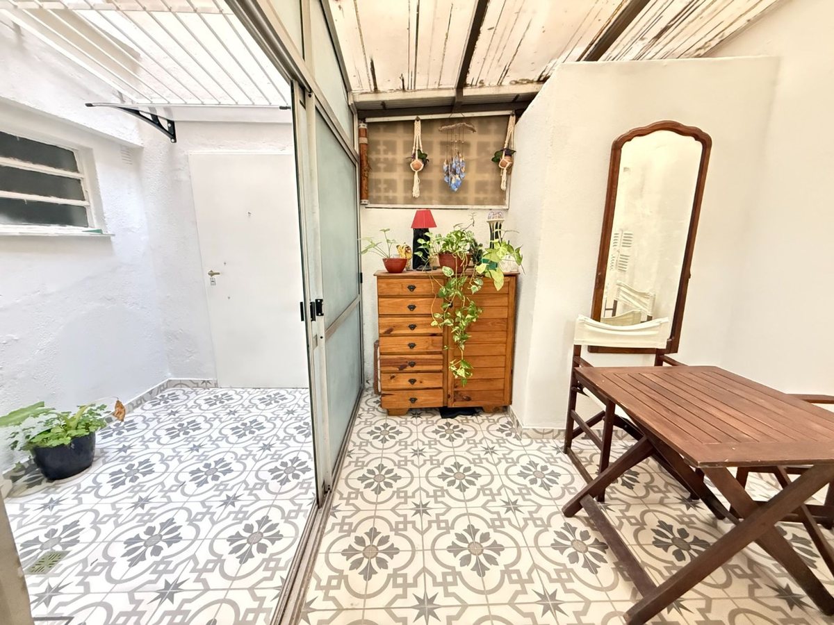 Venta Ph monoambiente en caballito con patio