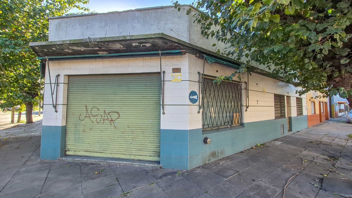 LOCAL COMERCIAL EN ESQUINA SAN JUSTO A REFACCIONAR