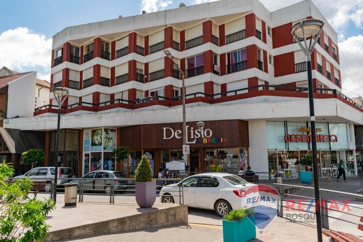 Local venta Villa Gesell sobre AV 3 centro